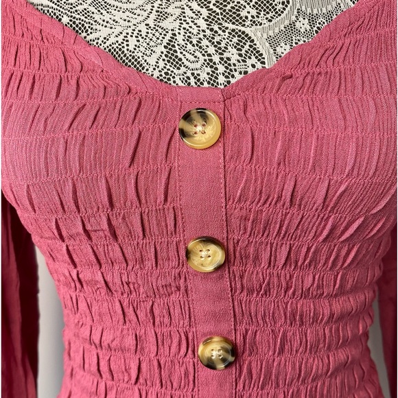 FRESHMAN Mauve Pink Smocked V Neck Blouse with Buttons - Picture 3 of 6